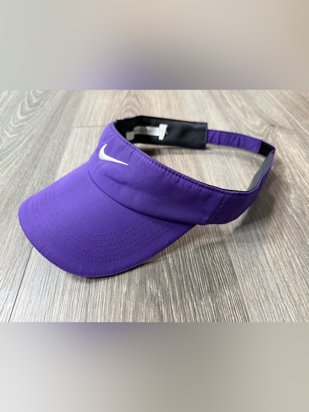 Nike Golf Visor Hat Womens One Size Adjustable Embroidered Logo Purple - Picture 2 of 8